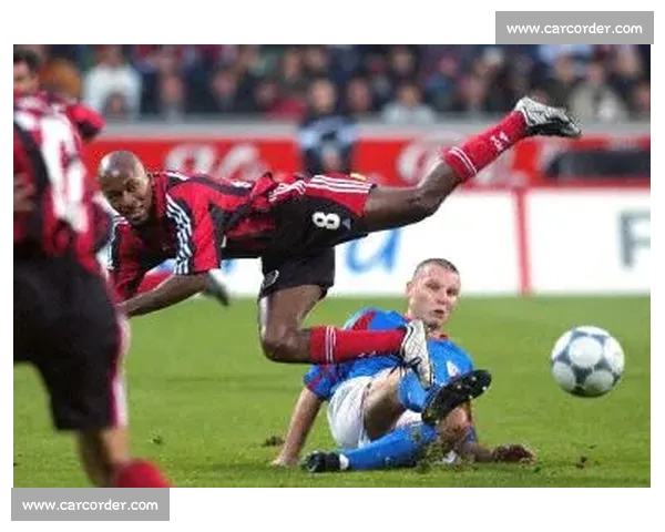 足坛逆龄传奇！C 罗 40 岁神级脚步再掀风暴，网友惊呼：这动作绝了！