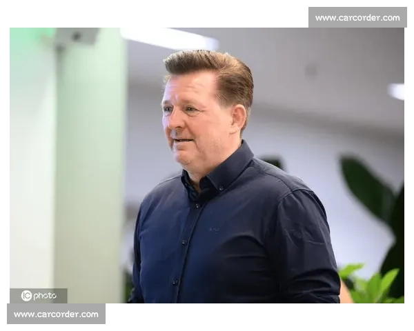 官方:蒂茨回归汉诺威执教 签约两年剑指升级